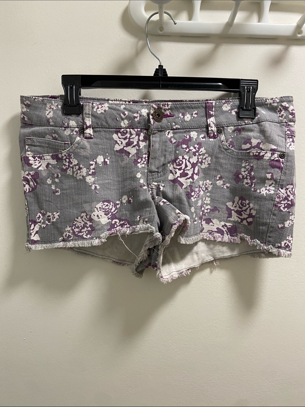 Rewash Gray Denim Floral Jean Shorts with Purple Print
